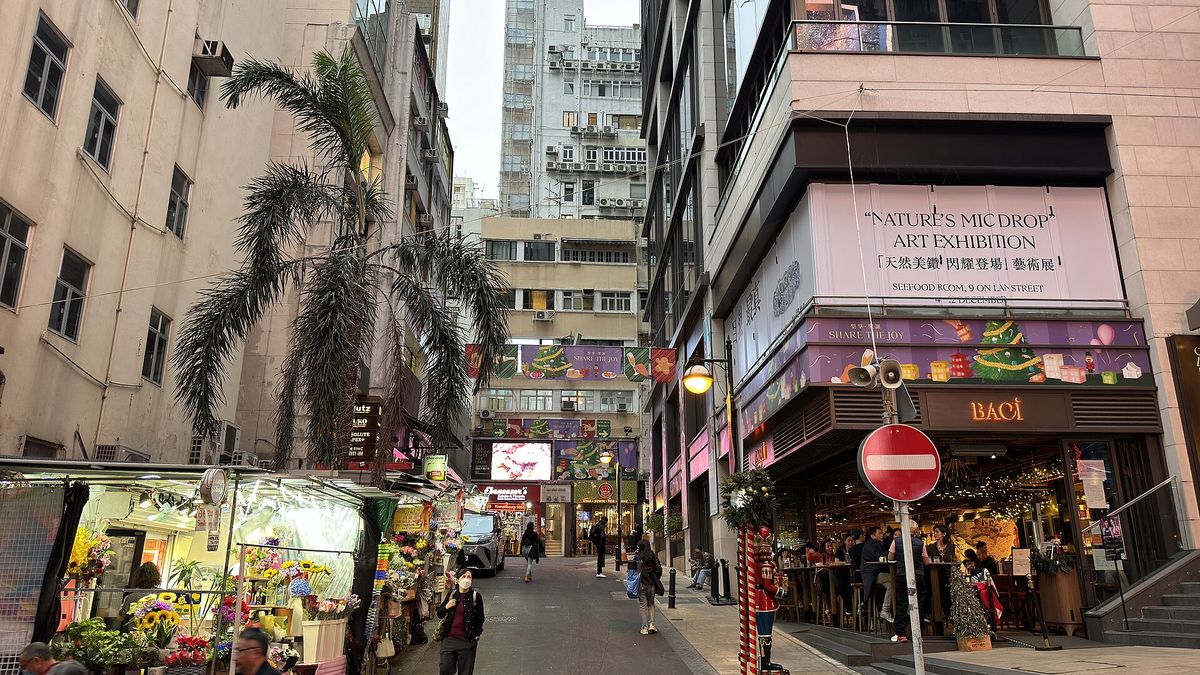 Bars and restaurants in Lan Kwai Fong, Central, Hong Kong